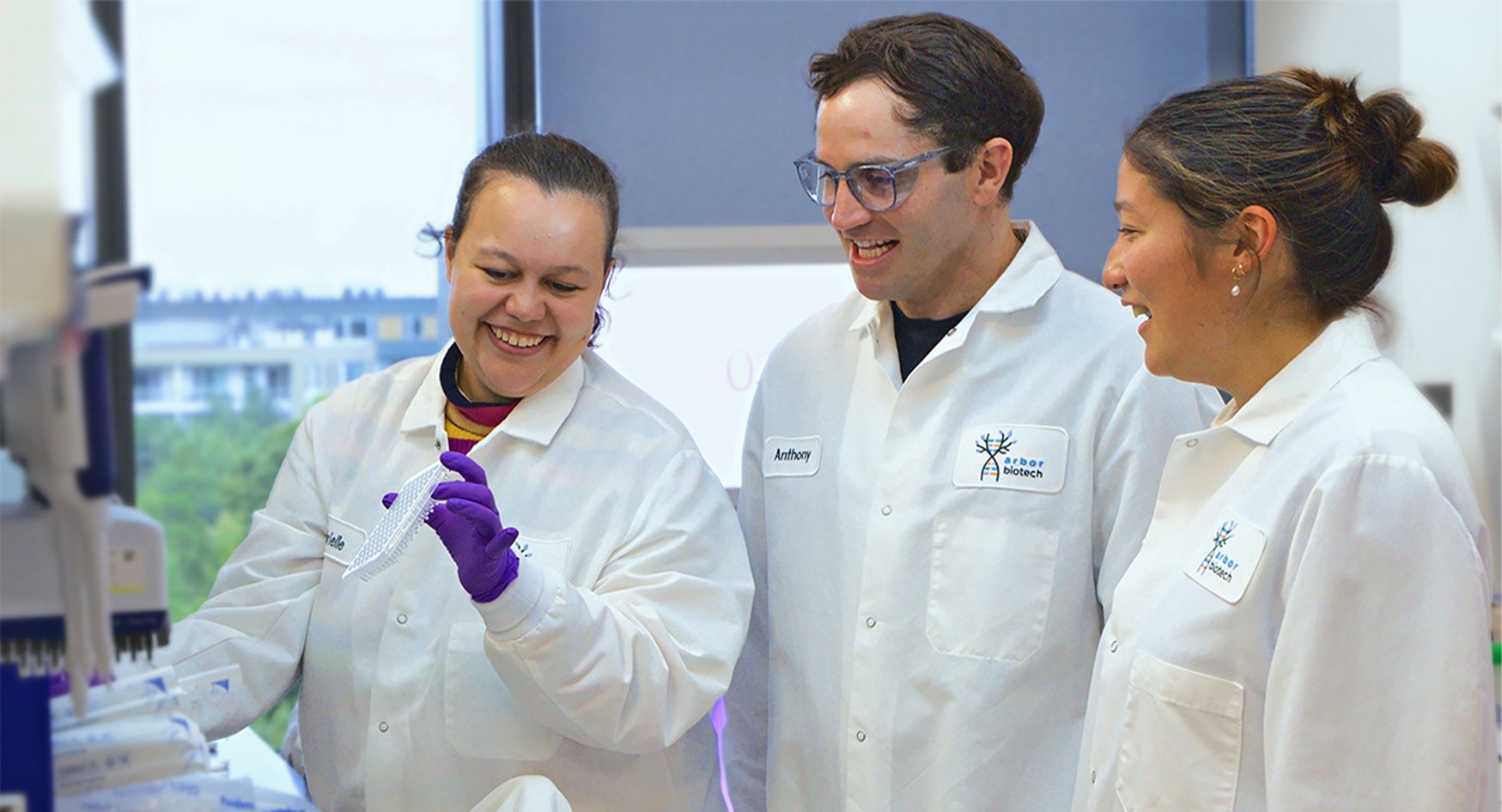 Scientist working in the lab